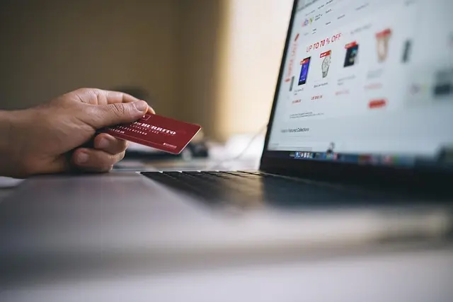 Cómo reconocer ofertas auténticas al comprar en línea