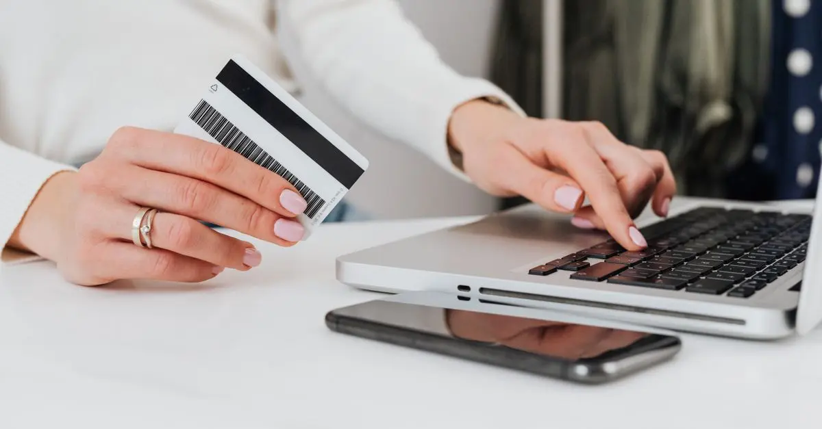 Cómo elegir la mejor tarjeta de crédito para tus compras en línea